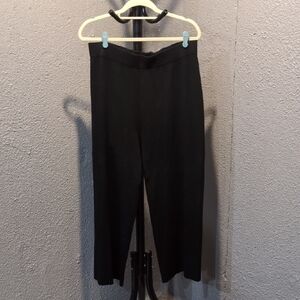 Cyrus Black Cropped Women's Pants